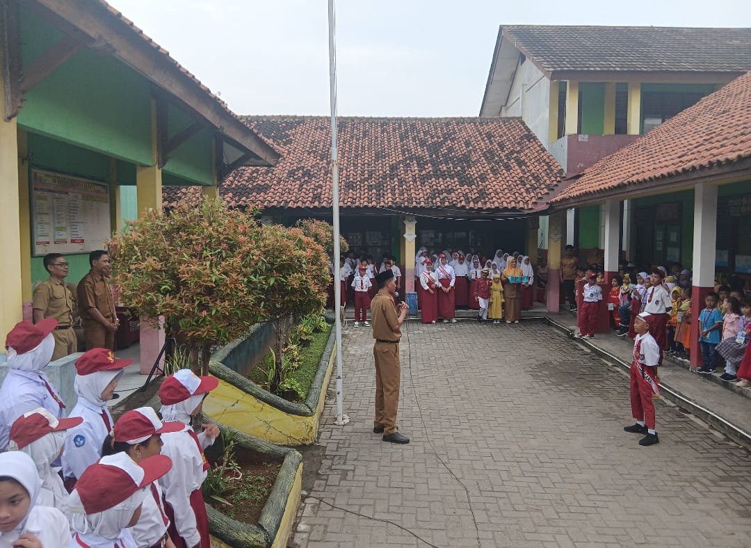 Upacara Bendera Dihari Pertama Masuk Sekolah SDN Kedaung Barat 1