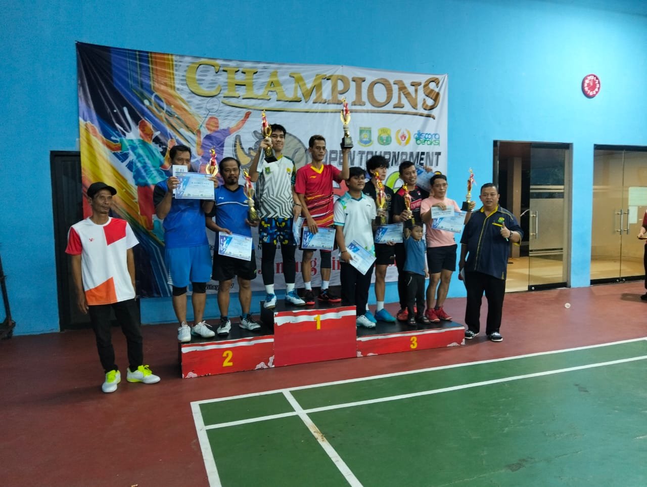 Turnamen Badak 2025 Sukses Digelar di GOR Karawaci Baru, 16 Atlet Otodidak Sabet Gelar Juara