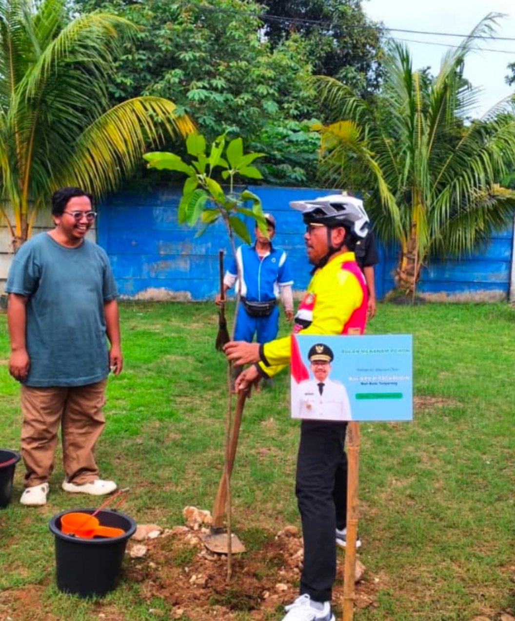 Wali Kota Tangerang Ajak Masyarakat Tanam Pohon dan Jaga Lingkungan