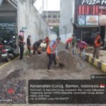 Warga Curug Apresiasi Proyek Aspal Jalan yang Dimotori H. Supar