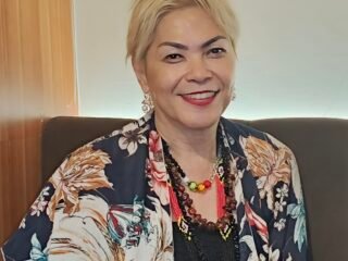 Jelang Launching, Rhona Keller Tampil Memukau Saat Jadi Tamu di Cafe ‘ Ingat Kamu’