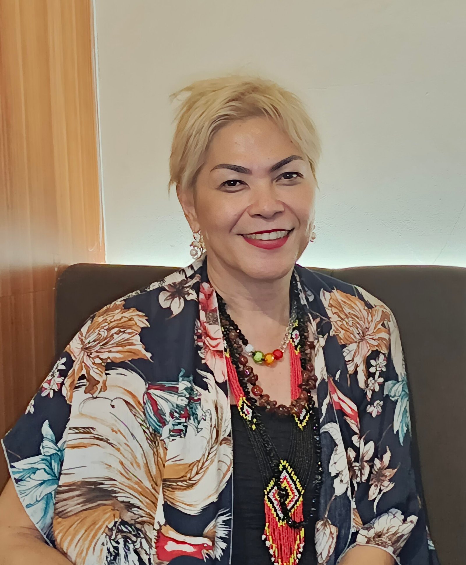 Jelang Launching, Rhona Keller Tampil Memukau Saat Jadi Tamu di Cafe ‘ Ingat Kamu’