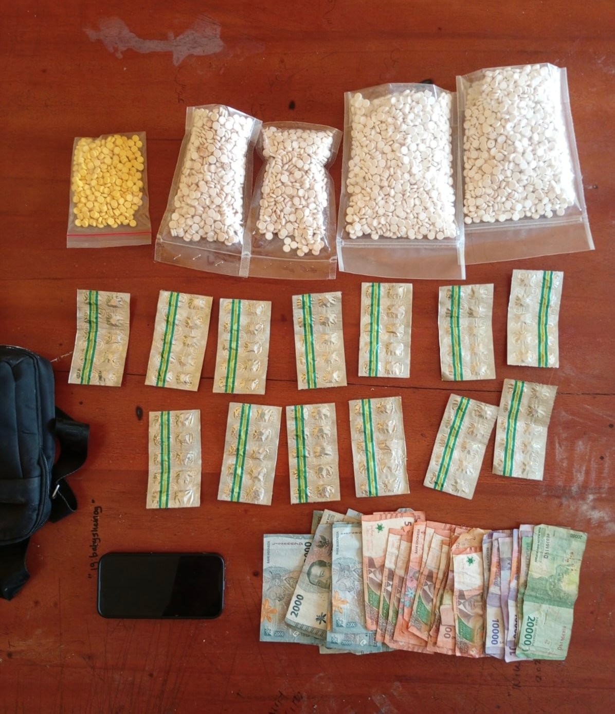 Ribuan Obat Ilegal Ditemukan, Polisi Tangkap Pengedar di Pakuhaji