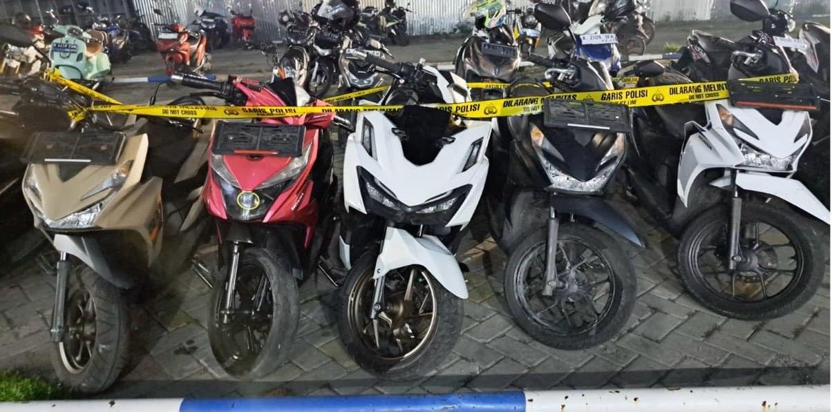 Komplotan Curanmor Tangerang Dibekuk, Polisi Sita Airsoft Gun dan Senjata Tajam Komplotan Curanmor Tangerang Dibekuk, Polisi Sita Airsoft Gun dan Senjata Tajam
