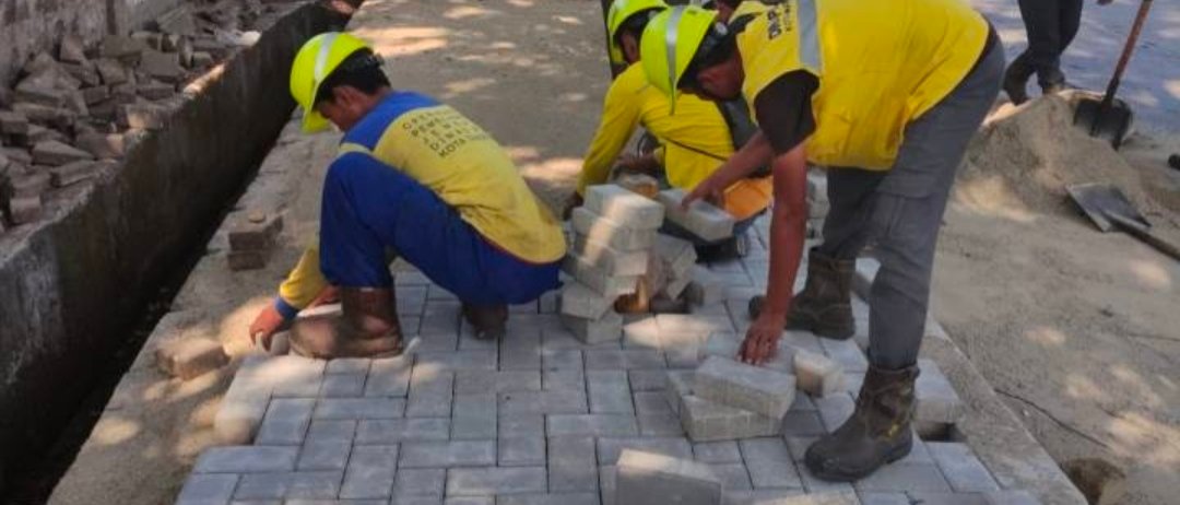 Akses Pedestrian Jadi Prioritas, Trotoar Jalan Bouraq-Lio Baru Kota Tangerang Diperbaiki