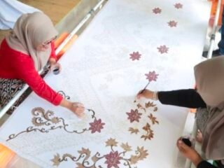 Melihat Lebih Dekat Batik Khas Kota Tangerang dan Upaya Pelestariannya