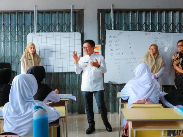 Kunjungi Sekolah Hasil Revitalisasi, Sachrudin: Sinergi Perkuat Gampang Sekolah